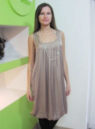 Платье Soya Concept 109.000, бусы Morgan 19.000