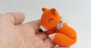 хендмейд брошь вязаная